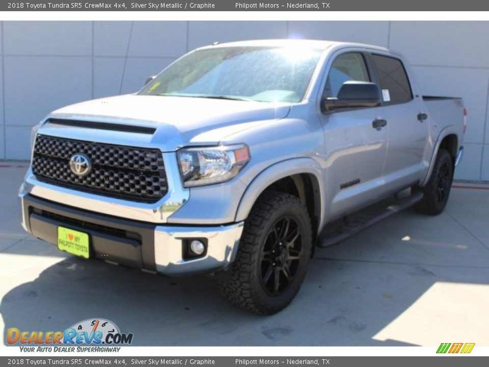 Front 3/4 View of 2018 Toyota Tundra SR5 CrewMax 4x4 Photo #3