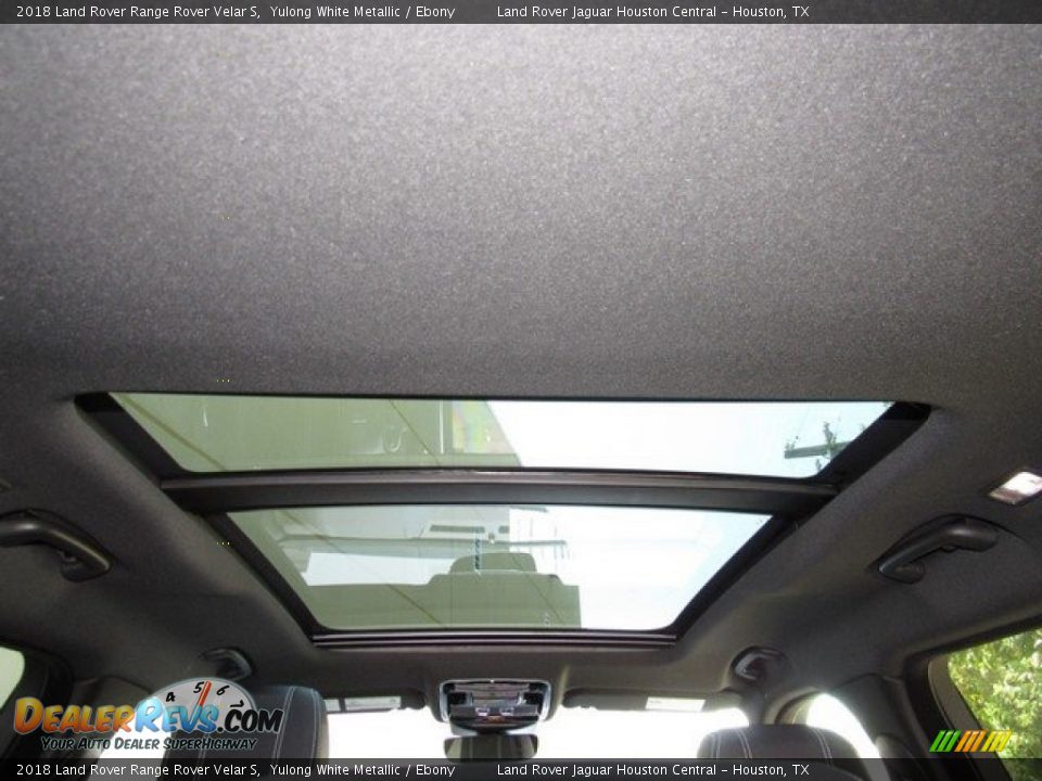 Sunroof of 2018 Land Rover Range Rover Velar S Photo #17