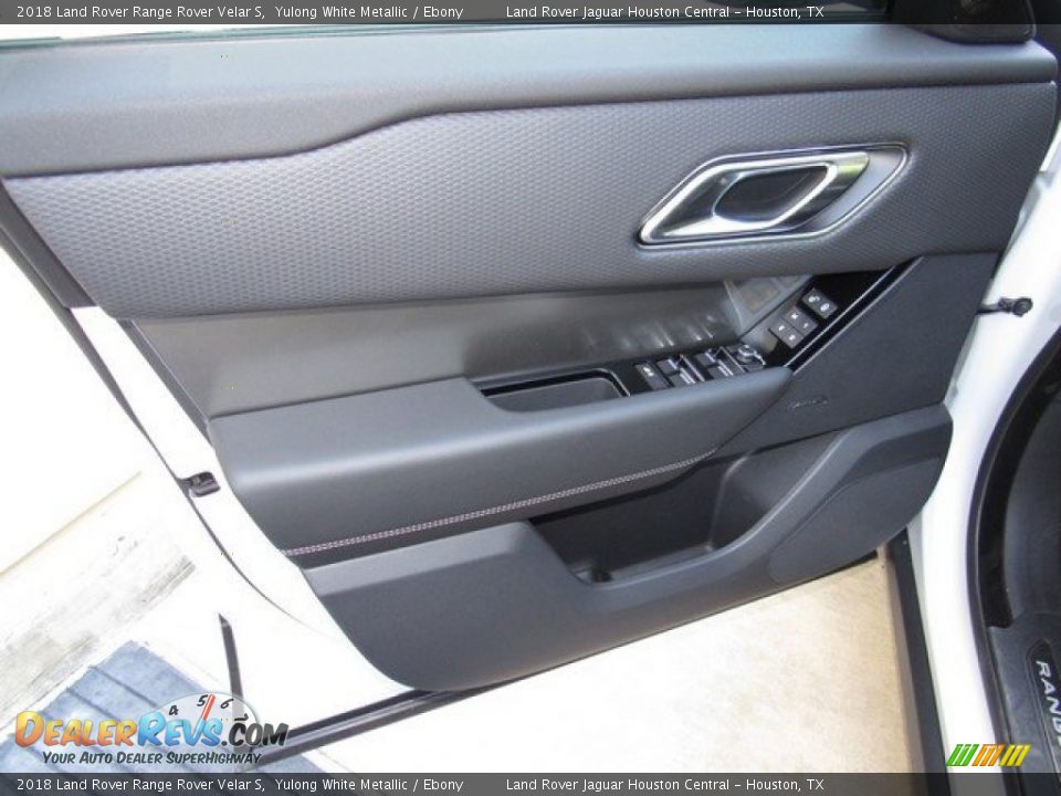 Door Panel of 2018 Land Rover Range Rover Velar S Photo #18