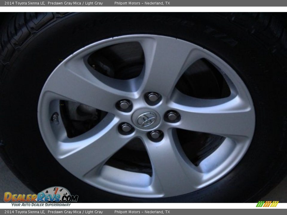 2014 Toyota Sienna LE Predawn Gray Mica / Light Gray Photo #5