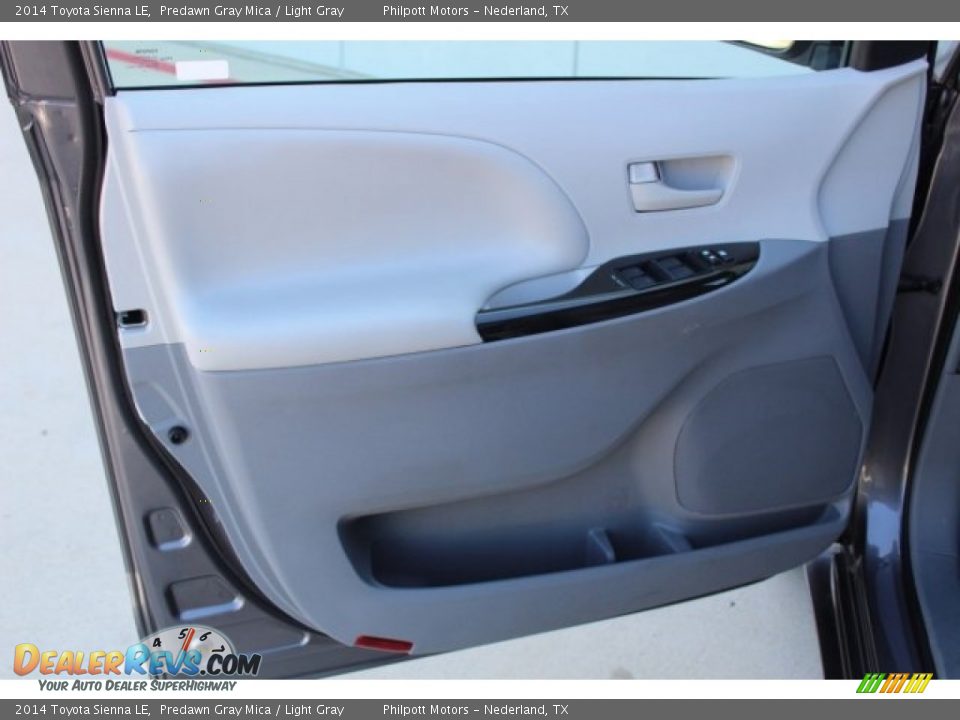 2014 Toyota Sienna LE Predawn Gray Mica / Light Gray Photo #10