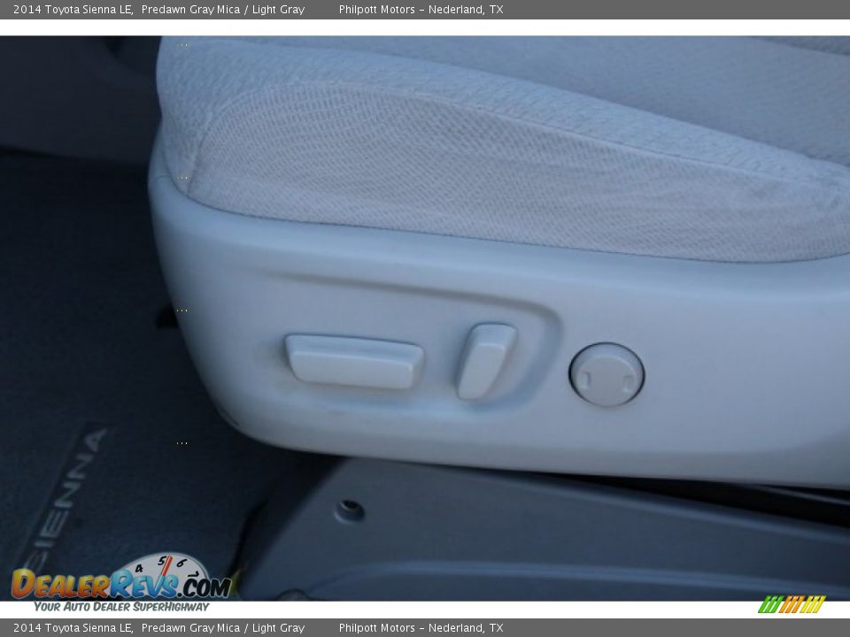 2014 Toyota Sienna LE Predawn Gray Mica / Light Gray Photo #13