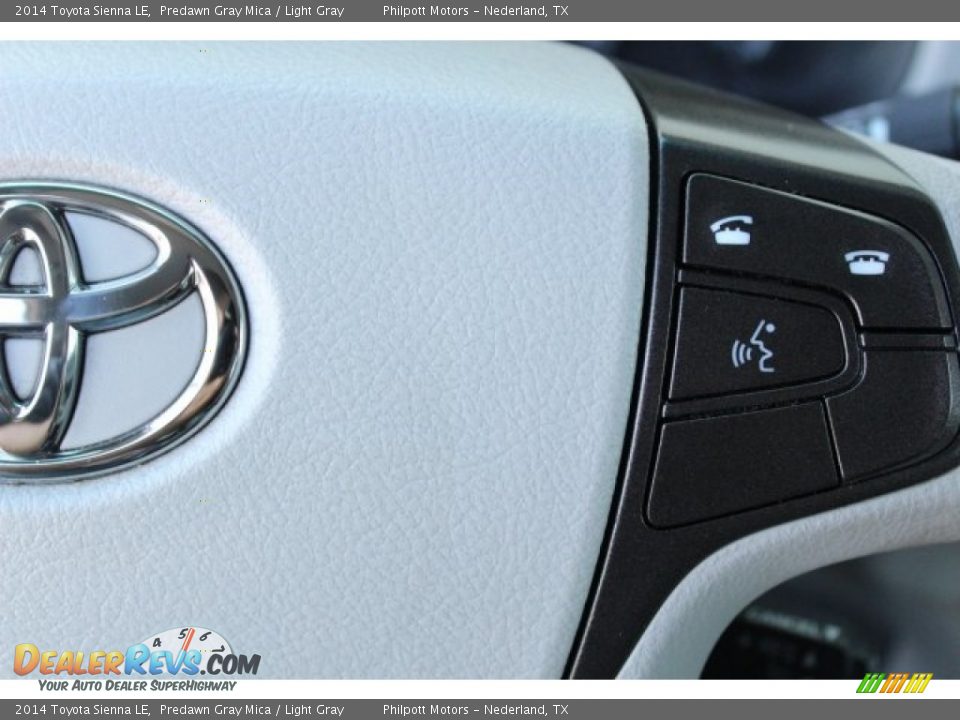 2014 Toyota Sienna LE Predawn Gray Mica / Light Gray Photo #18