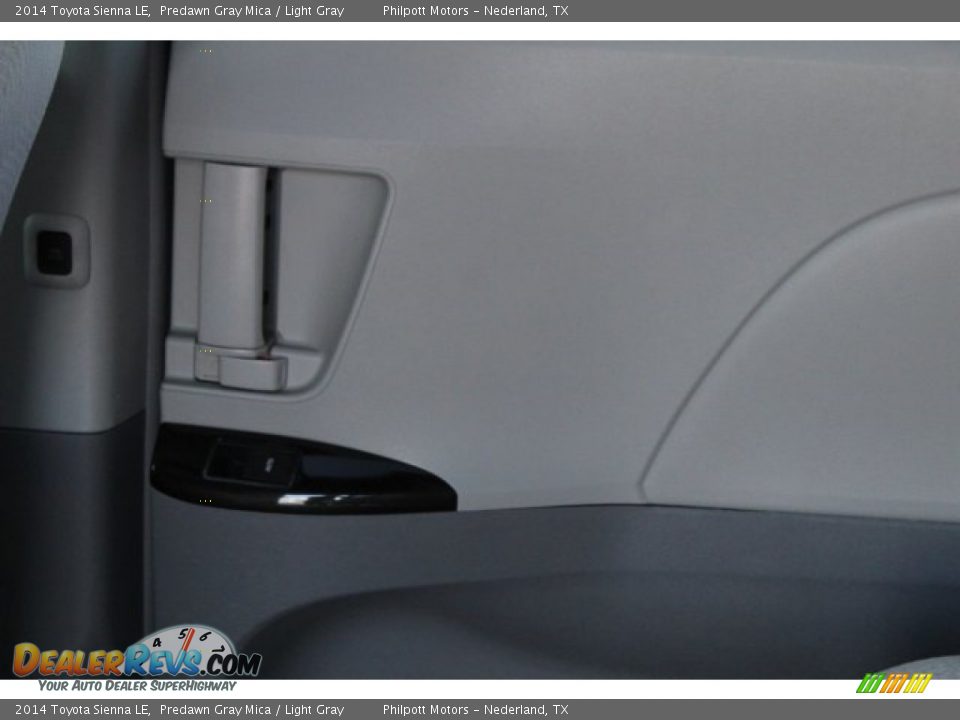 2014 Toyota Sienna LE Predawn Gray Mica / Light Gray Photo #21