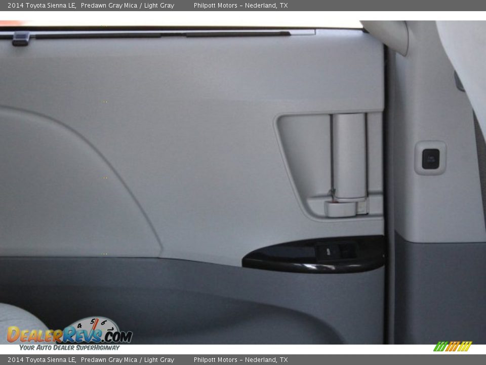 2014 Toyota Sienna LE Predawn Gray Mica / Light Gray Photo #25