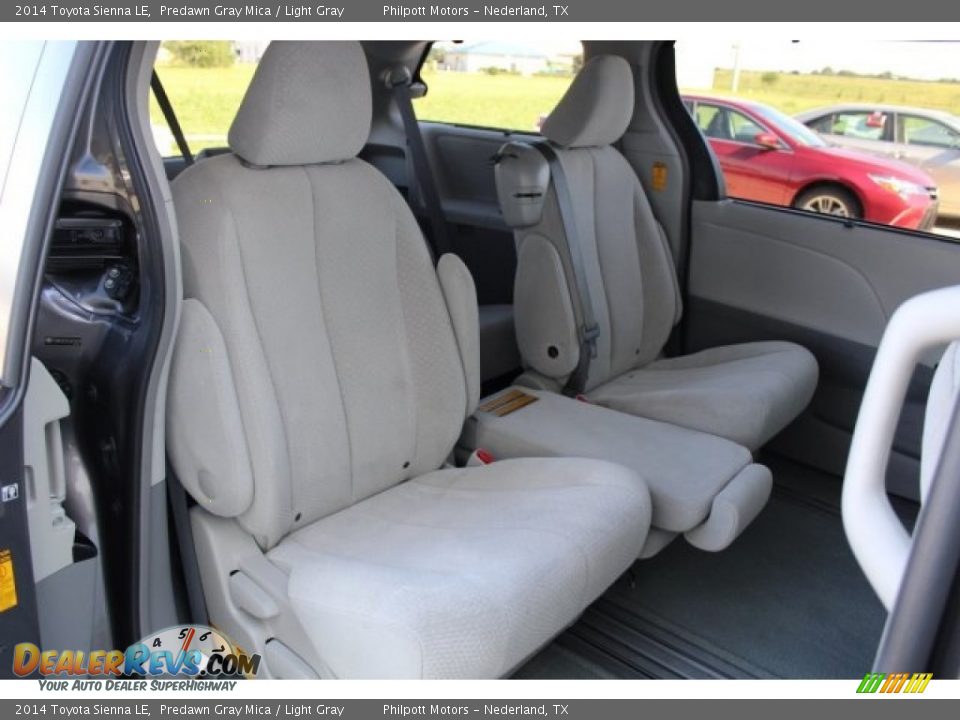 2014 Toyota Sienna LE Predawn Gray Mica / Light Gray Photo #26