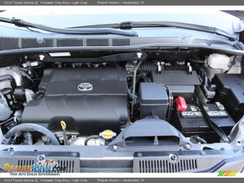2014 Toyota Sienna LE Predawn Gray Mica / Light Gray Photo #31