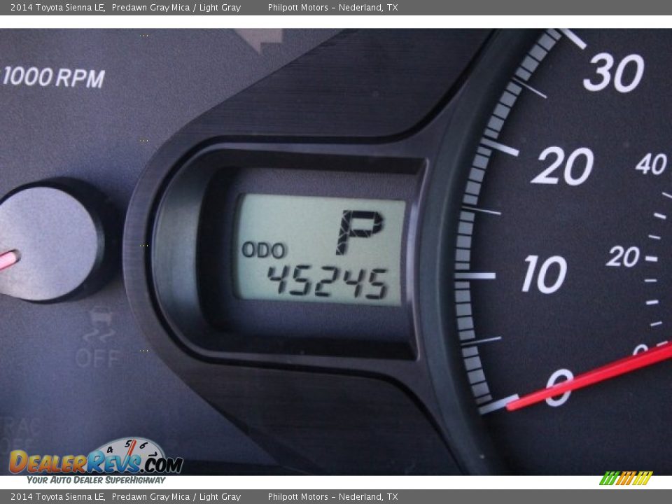 2014 Toyota Sienna LE Predawn Gray Mica / Light Gray Photo #34