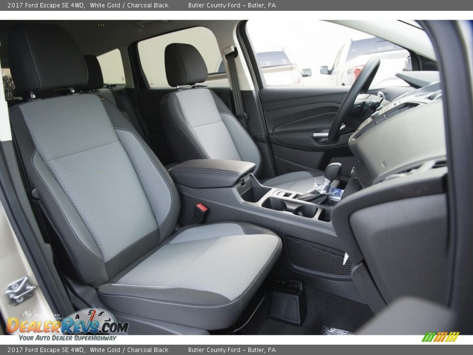 2017 Ford Escape SE 4WD White Gold / Charcoal Black Photo #8