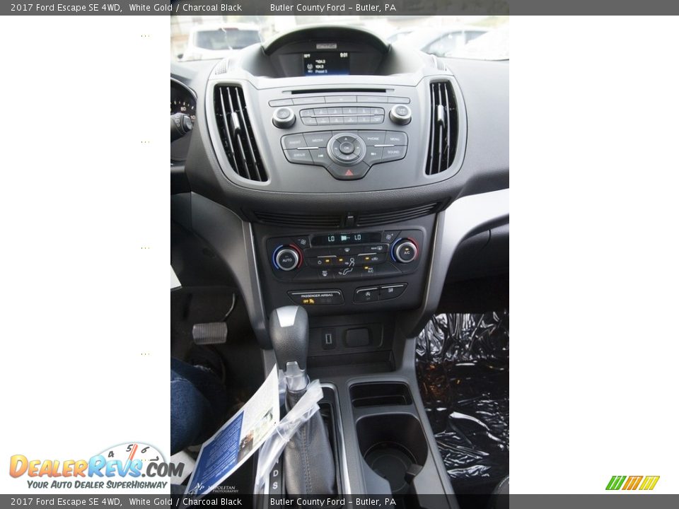 2017 Ford Escape SE 4WD White Gold / Charcoal Black Photo #11