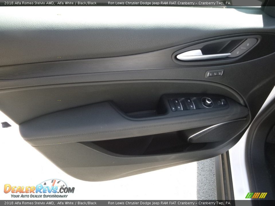 2018 Alfa Romeo Stelvio AWD Alfa White / Black/Black Photo #19