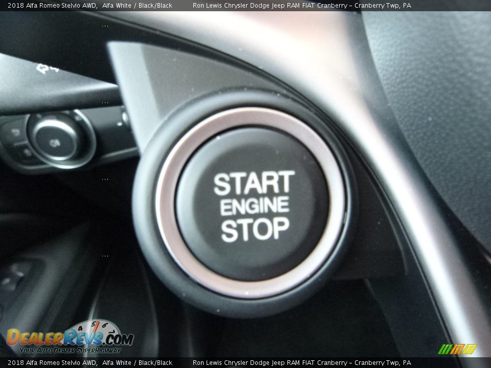 2018 Alfa Romeo Stelvio AWD Alfa White / Black/Black Photo #29