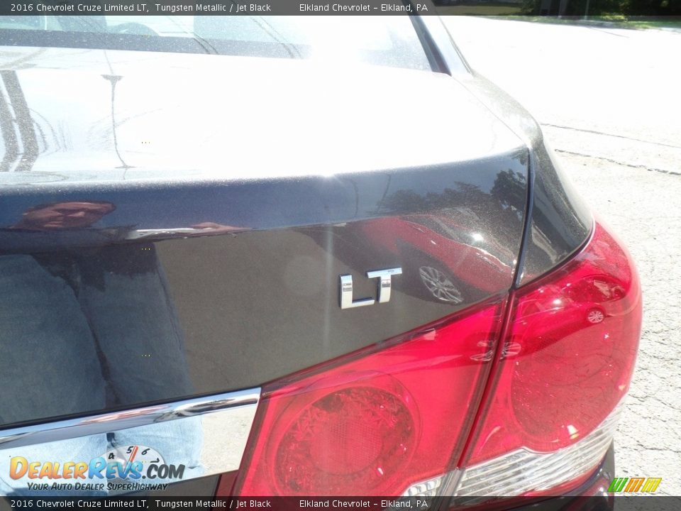 2016 Chevrolet Cruze Limited LT Tungsten Metallic / Jet Black Photo #11