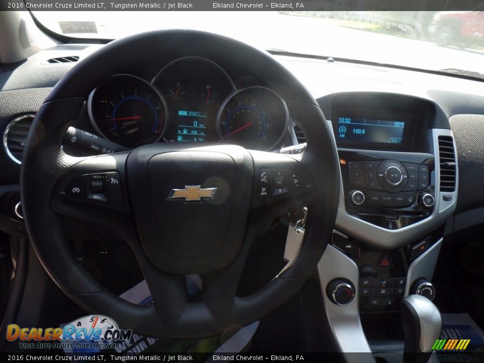 2016 Chevrolet Cruze Limited LT Tungsten Metallic / Jet Black Photo #18