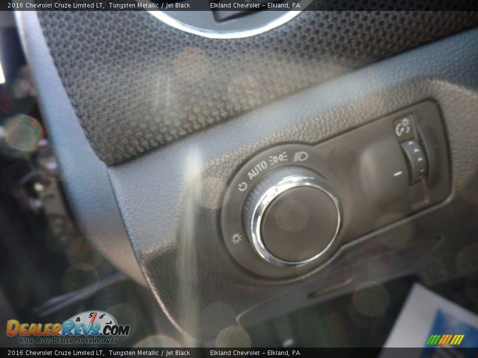 2016 Chevrolet Cruze Limited LT Tungsten Metallic / Jet Black Photo #22