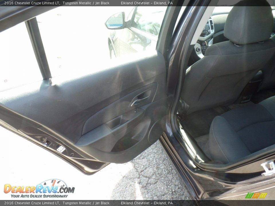 2016 Chevrolet Cruze Limited LT Tungsten Metallic / Jet Black Photo #30