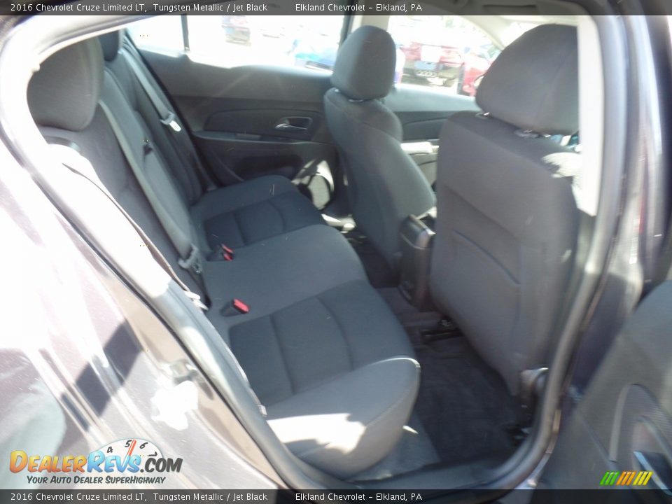 2016 Chevrolet Cruze Limited LT Tungsten Metallic / Jet Black Photo #35