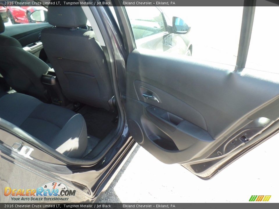 2016 Chevrolet Cruze Limited LT Tungsten Metallic / Jet Black Photo #36