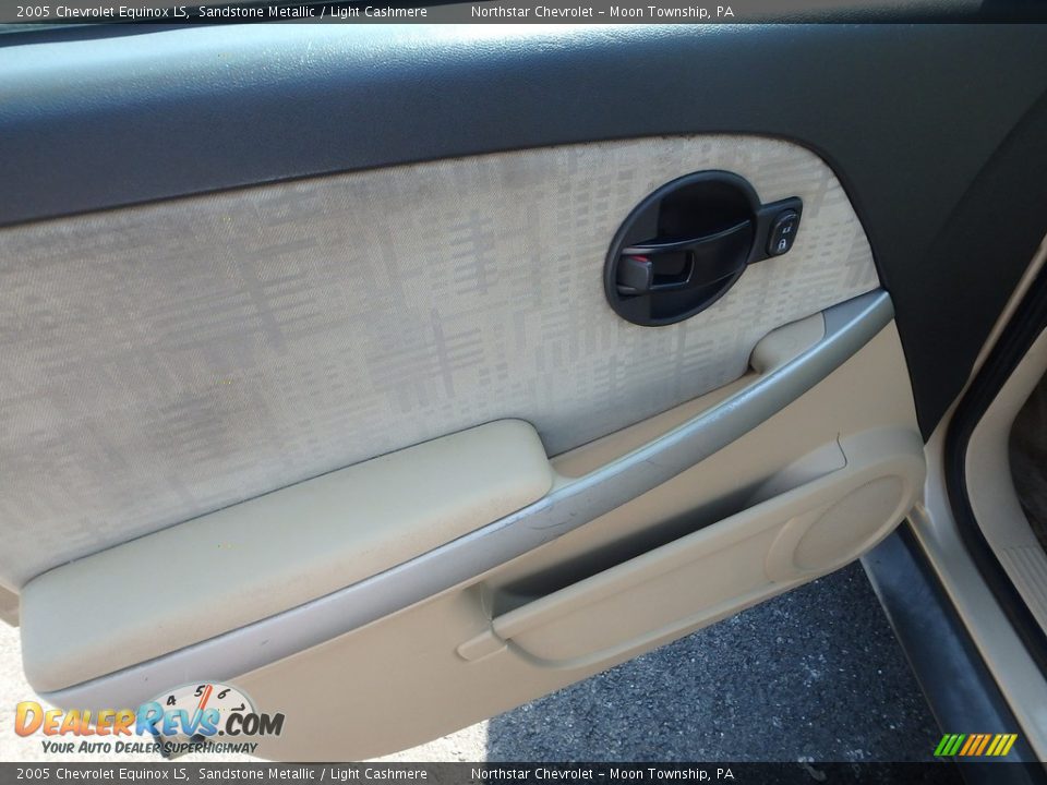 2005 Chevrolet Equinox LS Sandstone Metallic / Light Cashmere Photo #11