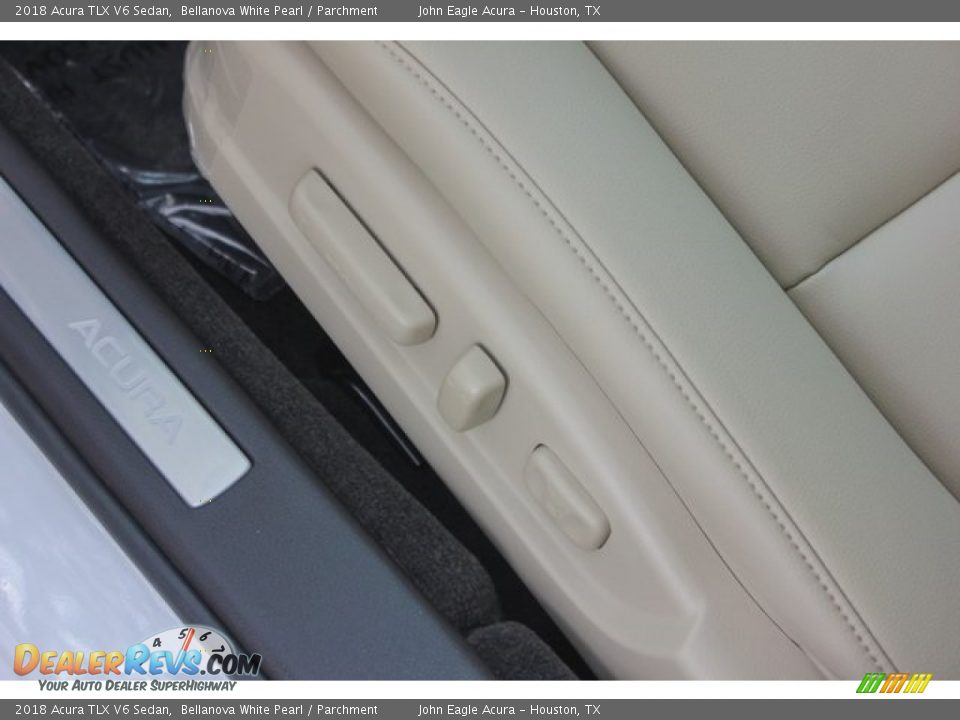 2018 Acura TLX V6 Sedan Bellanova White Pearl / Parchment Photo #17
