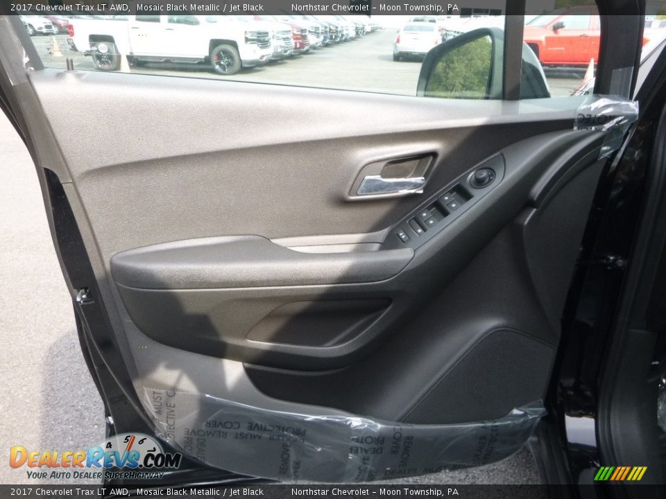 2017 Chevrolet Trax LT AWD Mosaic Black Metallic / Jet Black Photo #15