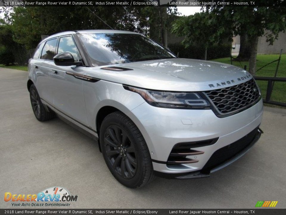 Front 3/4 View of 2018 Land Rover Range Rover Velar R Dynamic SE Photo #2
