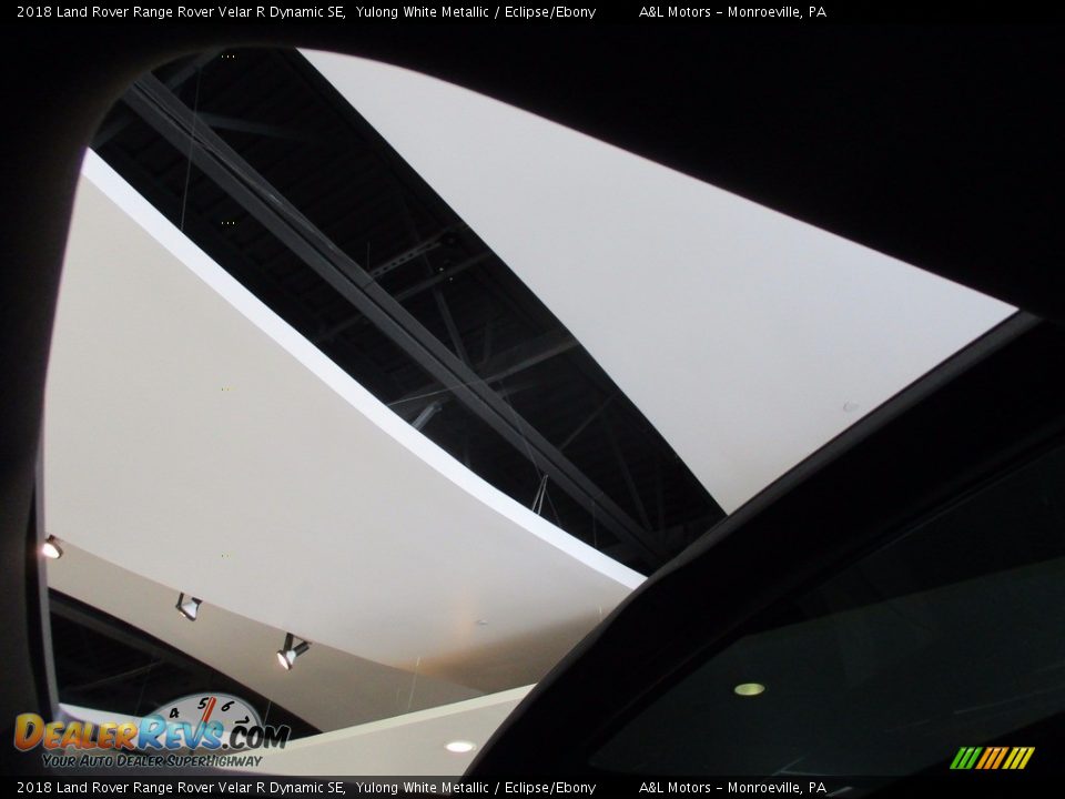 2018 Land Rover Range Rover Velar R Dynamic SE Yulong White Metallic / Eclipse/Ebony Photo #14