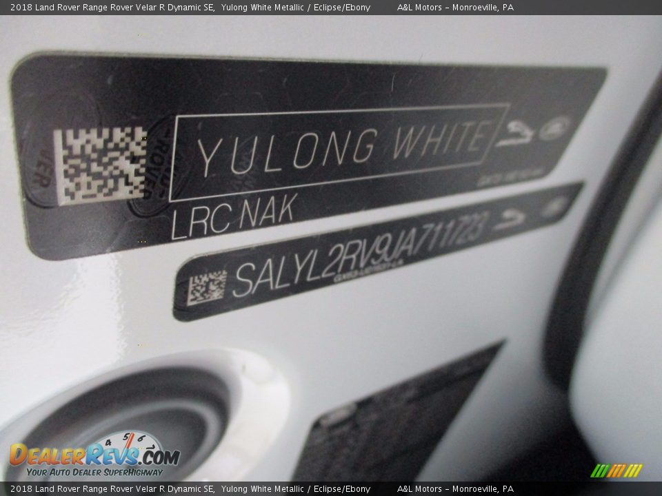 2018 Land Rover Range Rover Velar R Dynamic SE Yulong White Metallic / Eclipse/Ebony Photo #19
