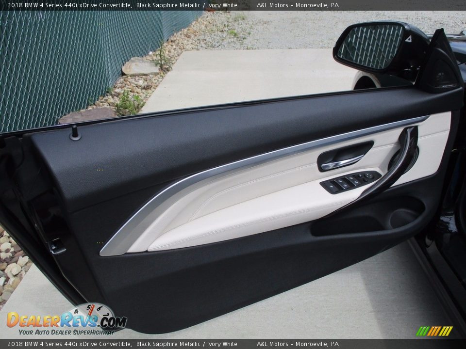 Door Panel of 2018 BMW 4 Series 440i xDrive Convertible Photo #13