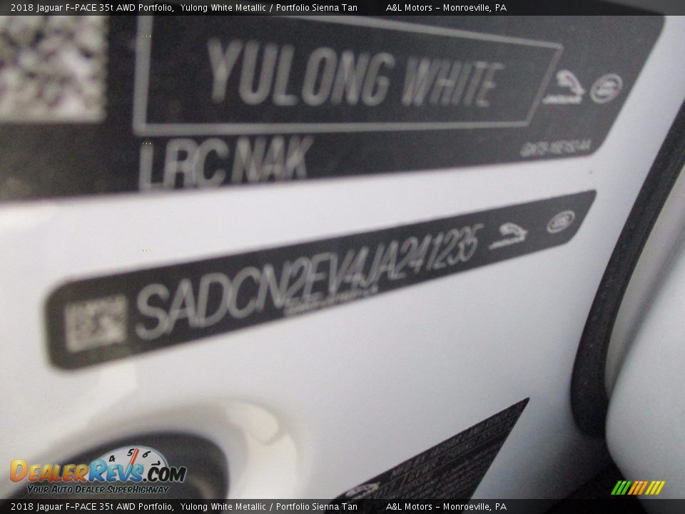 2018 Jaguar F-PACE 35t AWD Portfolio Yulong White Metallic / Portfolio Sienna Tan Photo #19