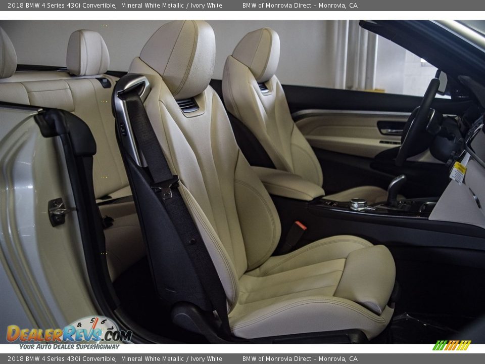 Front Seat of 2018 BMW 4 Series 430i Convertible Photo #2
