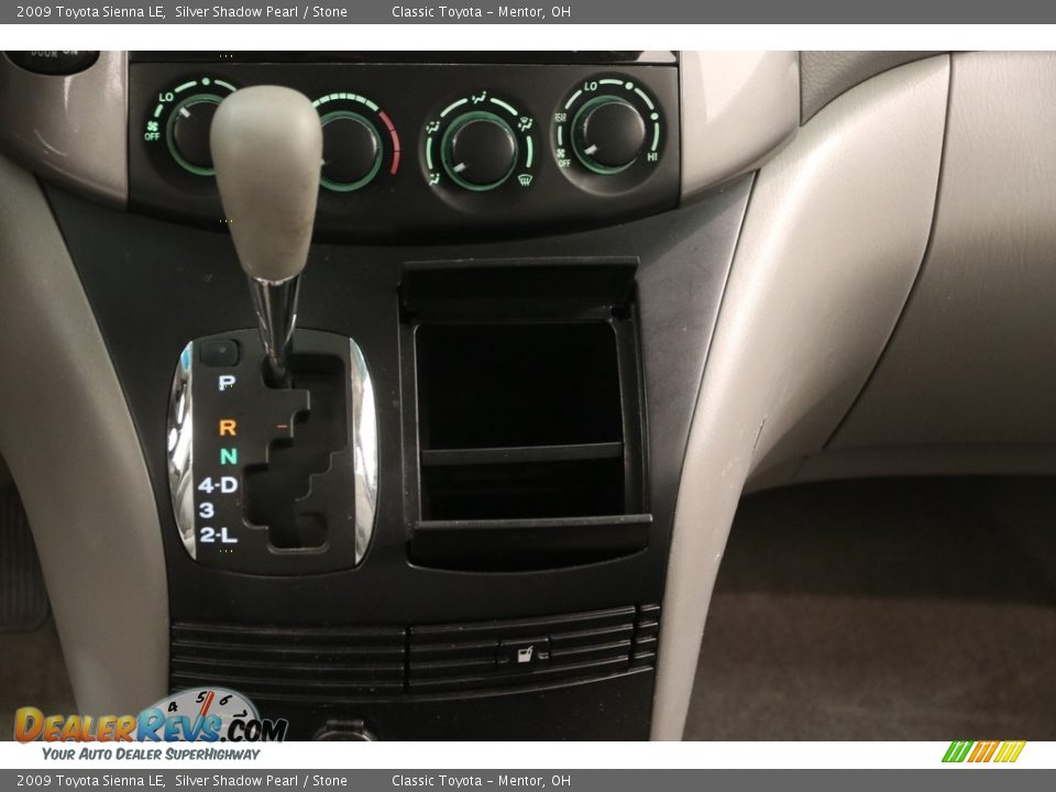 2009 Toyota Sienna LE Silver Shadow Pearl / Stone Photo #10