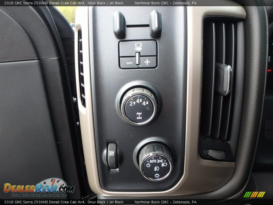 2018 GMC Sierra 2500HD Denali Crew Cab 4x4 Onyx Black / Jet Black Photo #15