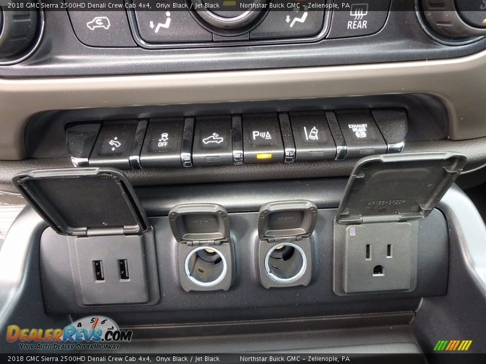 2018 GMC Sierra 2500HD Denali Crew Cab 4x4 Onyx Black / Jet Black Photo #19