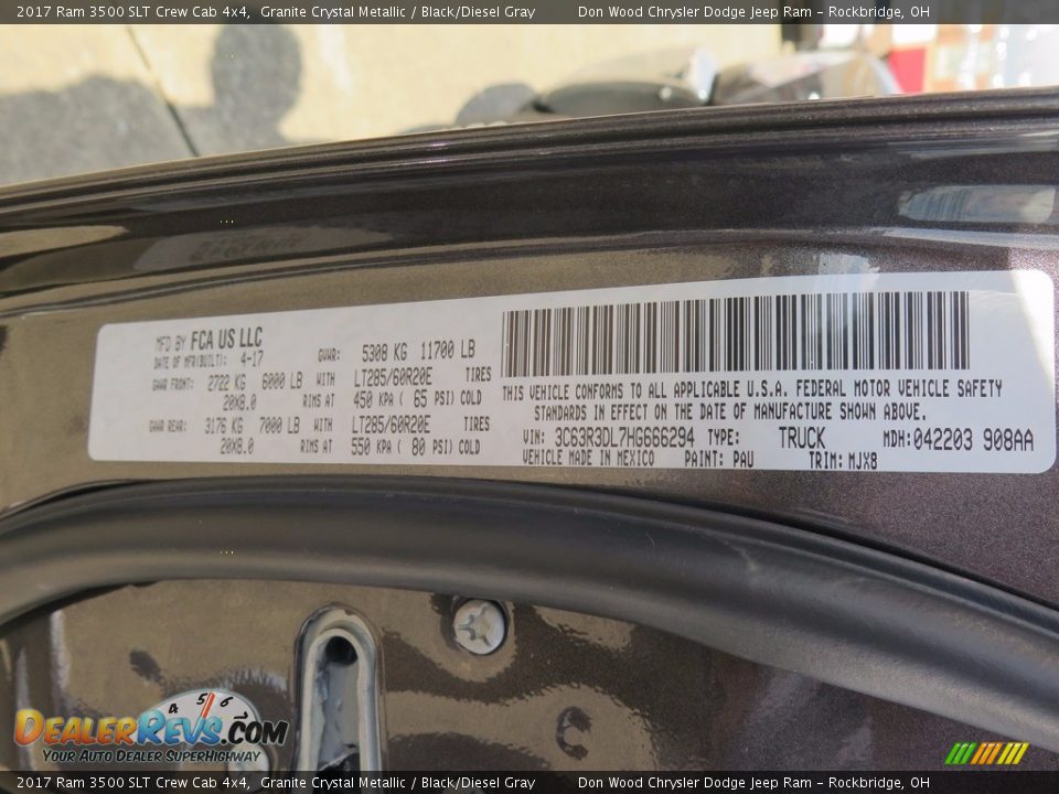 2017 Ram 3500 SLT Crew Cab 4x4 Granite Crystal Metallic / Black/Diesel Gray Photo #27