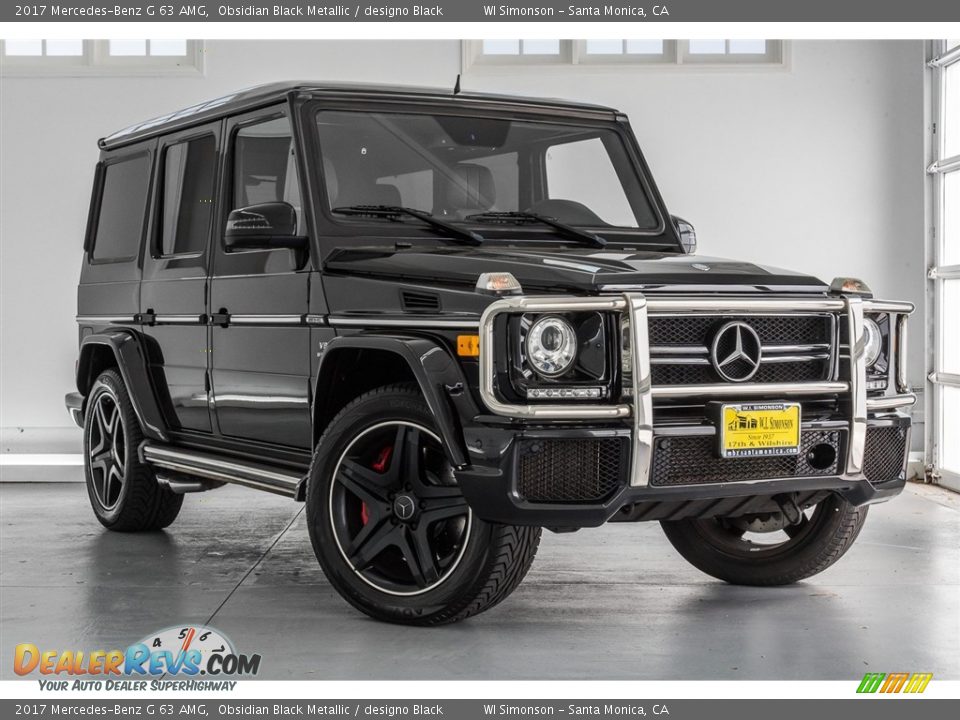 Front 3/4 View of 2017 Mercedes-Benz G 63 AMG Photo #12