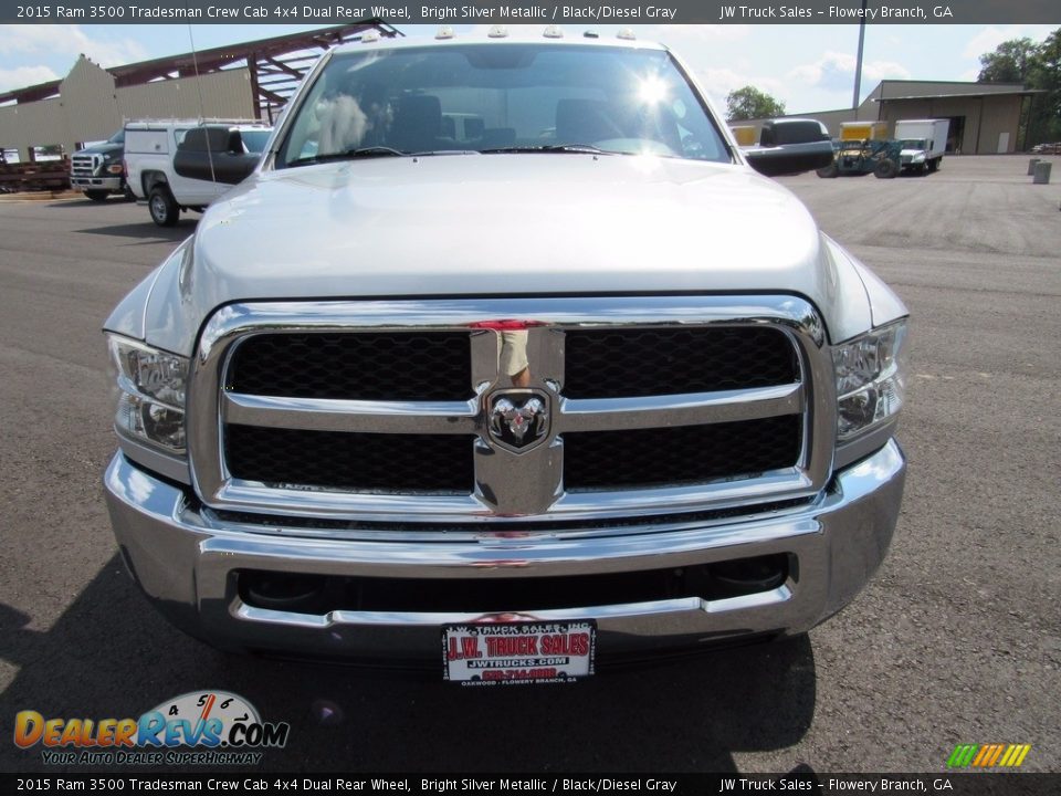 2015 Ram 3500 Tradesman Crew Cab 4x4 Dual Rear Wheel Bright Silver Metallic / Black/Diesel Gray Photo #3