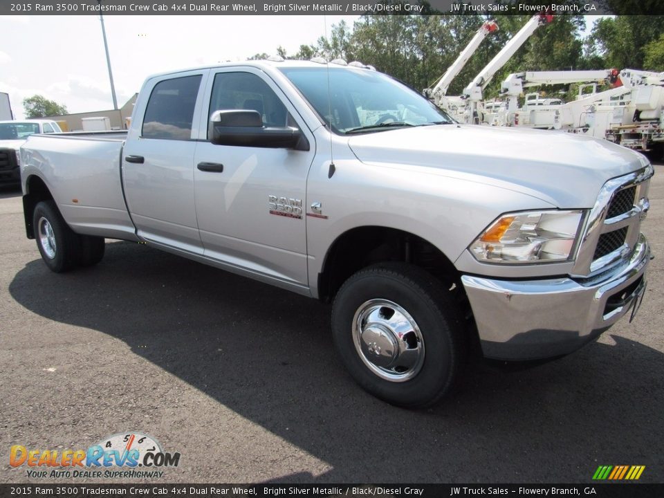 2015 Ram 3500 Tradesman Crew Cab 4x4 Dual Rear Wheel Bright Silver Metallic / Black/Diesel Gray Photo #4