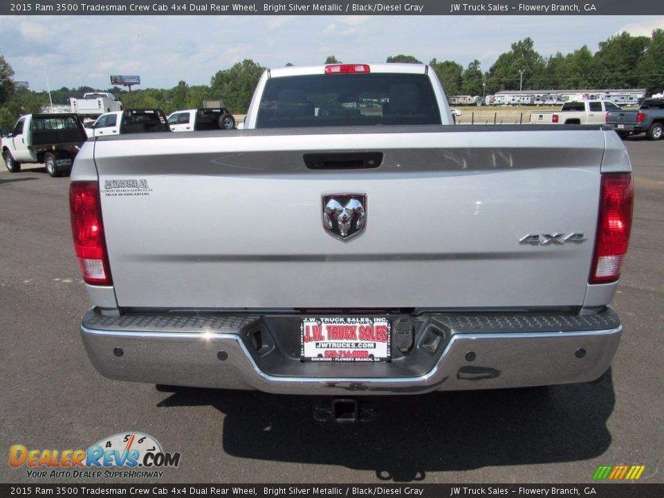 2015 Ram 3500 Tradesman Crew Cab 4x4 Dual Rear Wheel Bright Silver Metallic / Black/Diesel Gray Photo #7