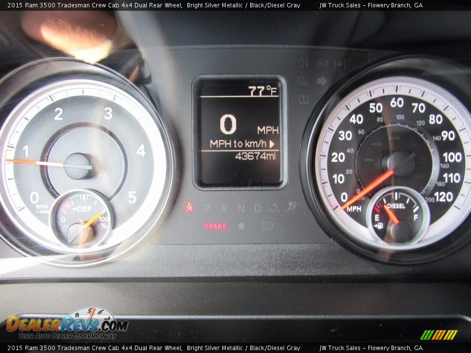 2015 Ram 3500 Tradesman Crew Cab 4x4 Dual Rear Wheel Bright Silver Metallic / Black/Diesel Gray Photo #14