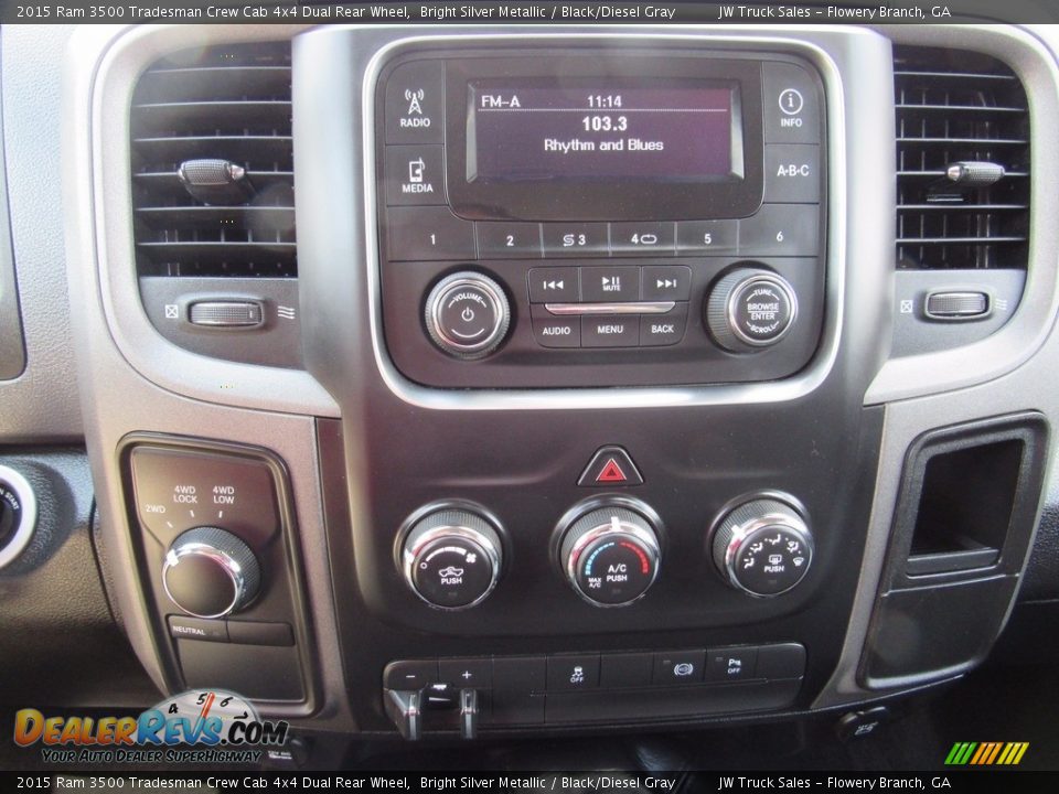 2015 Ram 3500 Tradesman Crew Cab 4x4 Dual Rear Wheel Bright Silver Metallic / Black/Diesel Gray Photo #15