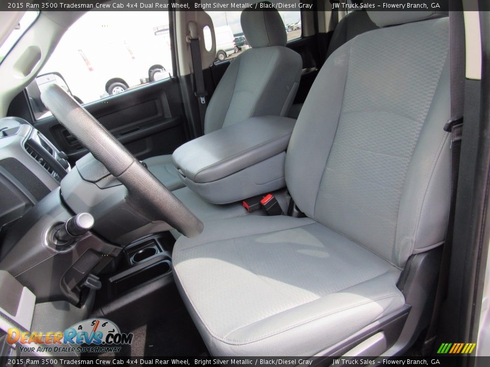 2015 Ram 3500 Tradesman Crew Cab 4x4 Dual Rear Wheel Bright Silver Metallic / Black/Diesel Gray Photo #22