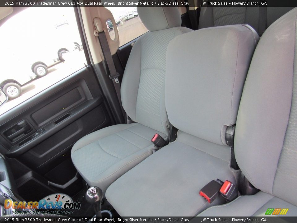 2015 Ram 3500 Tradesman Crew Cab 4x4 Dual Rear Wheel Bright Silver Metallic / Black/Diesel Gray Photo #23