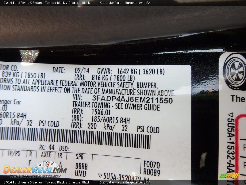 2014 Ford Fiesta S Sedan Tuxedo Black / Charcoal Black Photo #13