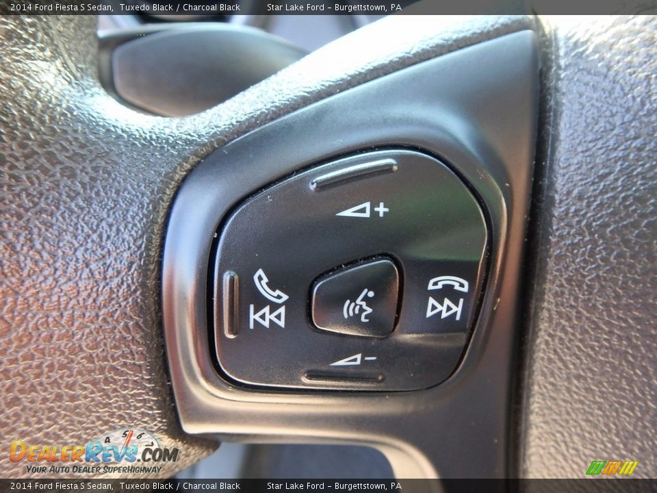 2014 Ford Fiesta S Sedan Tuxedo Black / Charcoal Black Photo #16