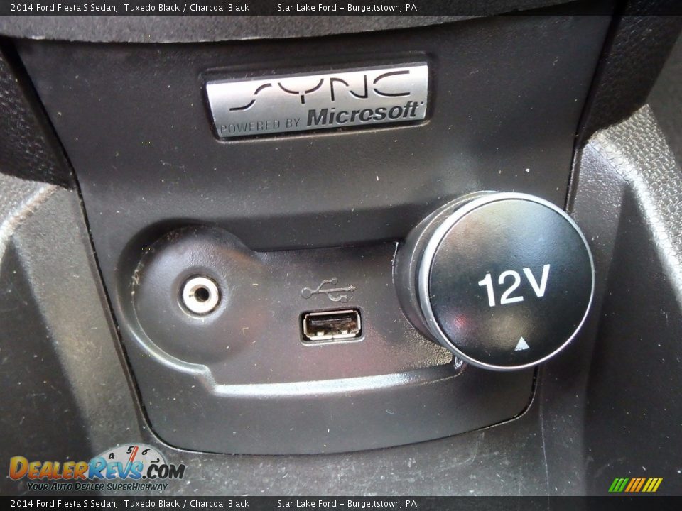 2014 Ford Fiesta S Sedan Tuxedo Black / Charcoal Black Photo #19