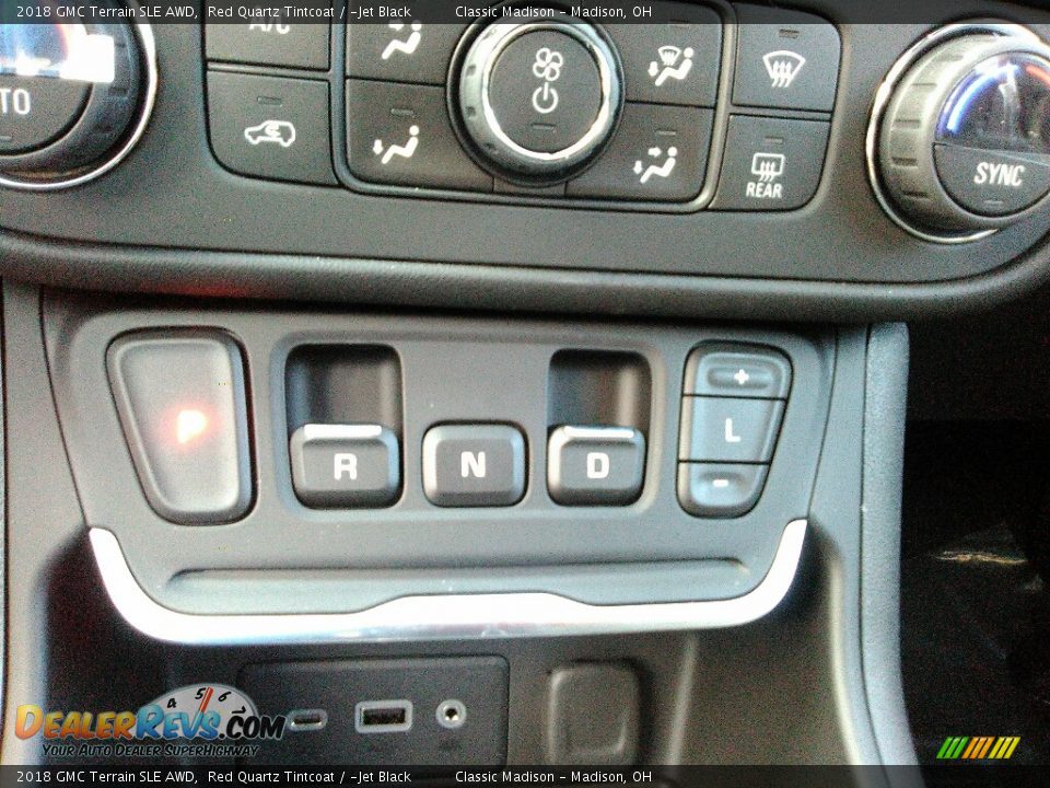 Controls of 2018 GMC Terrain SLE AWD Photo #14