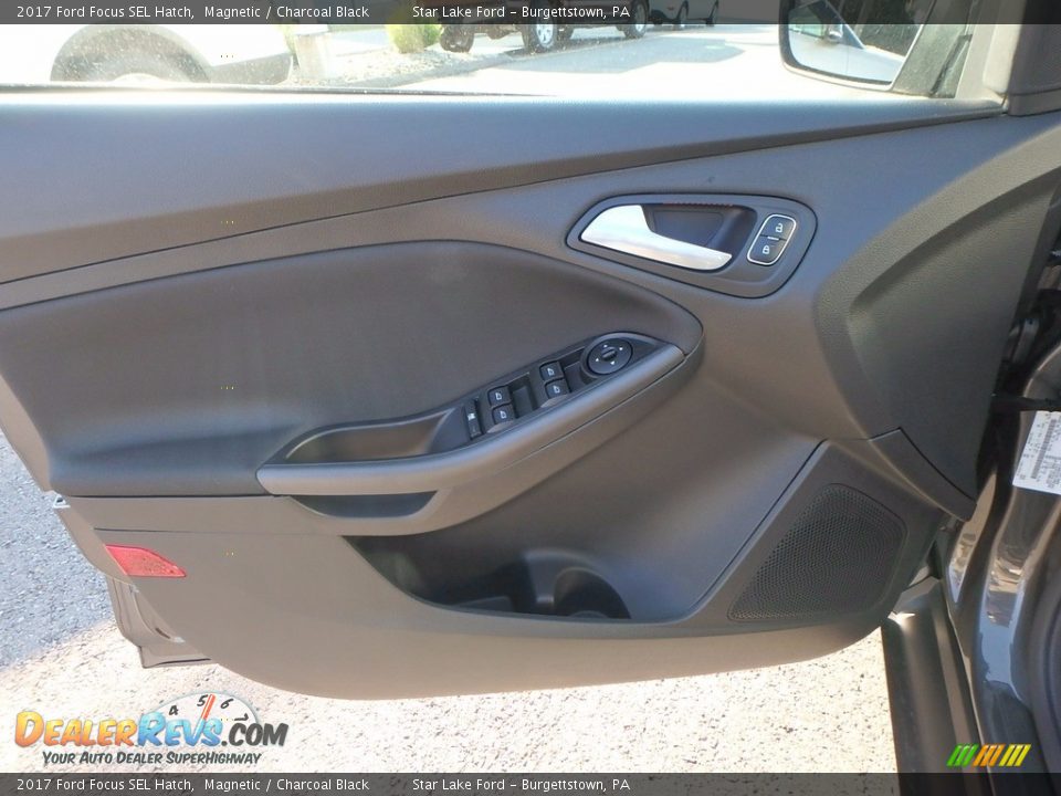 2017 Ford Focus SEL Hatch Magnetic / Charcoal Black Photo #13