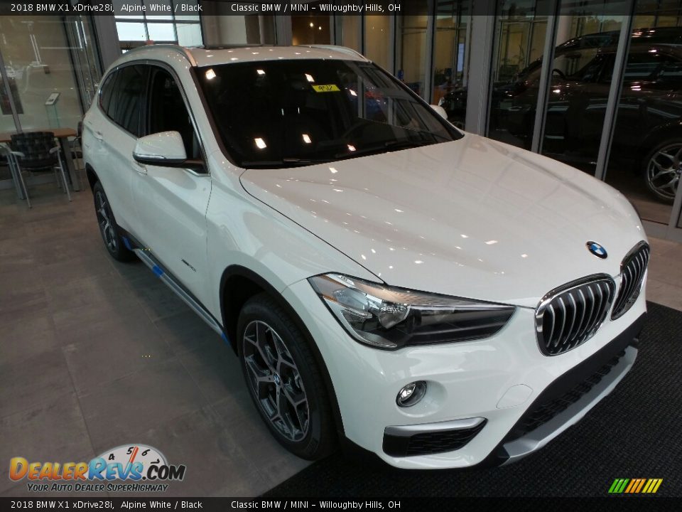 2018 BMW X1 xDrive28i Alpine White / Black Photo #1