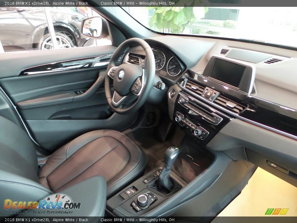 Black Interior - 2018 BMW X1 xDrive28i Photo #5